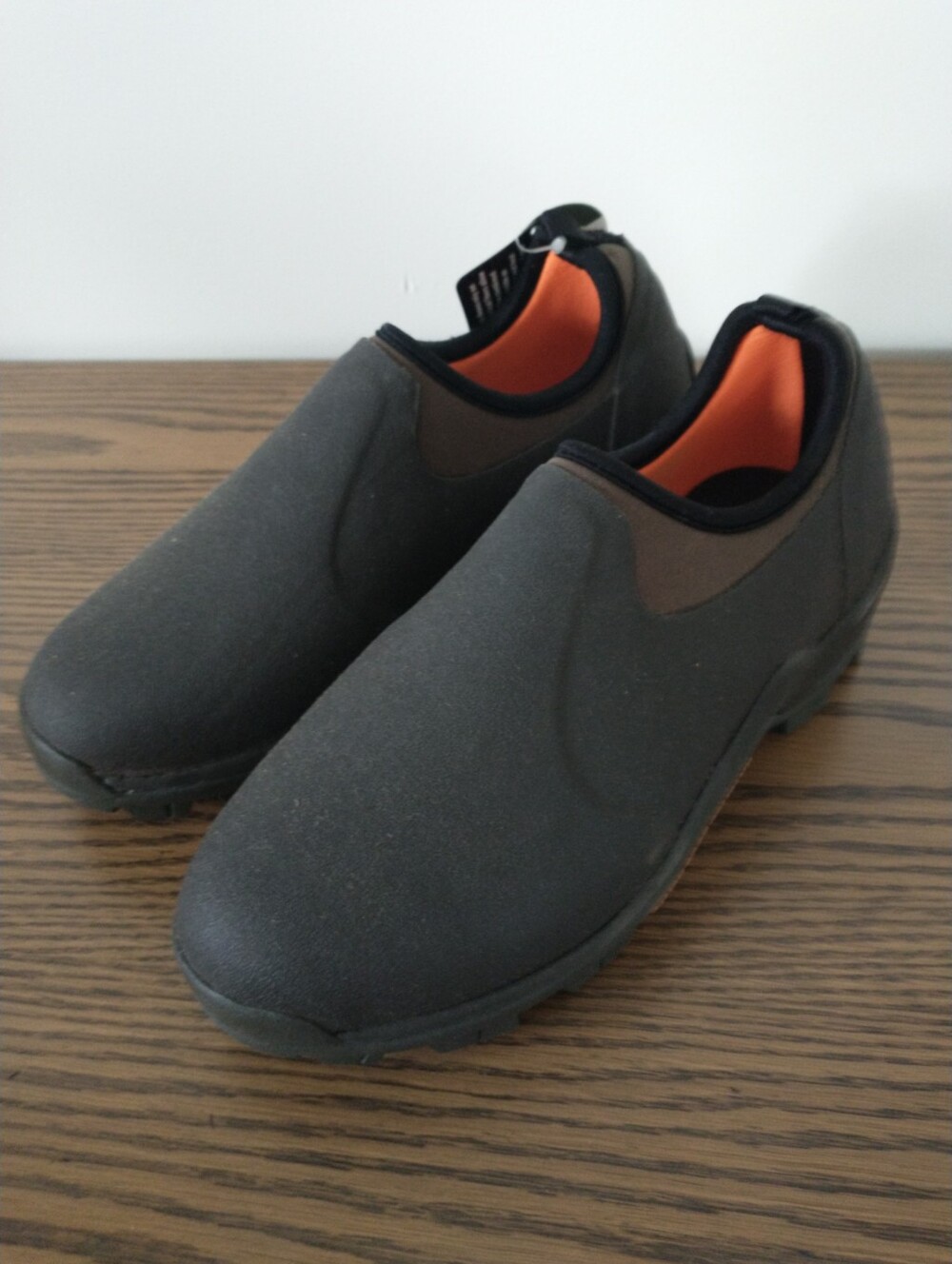 Muck Boot Slip-On SUV Hiker Shoe Size Mens 7/6.5 Women's 8/8.5